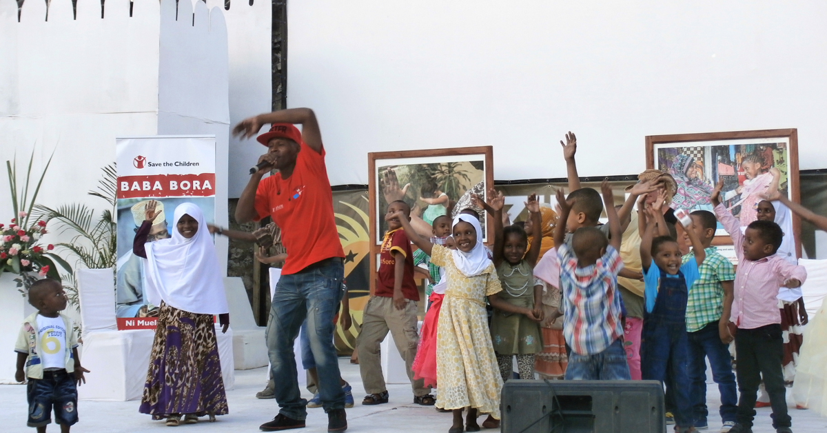 Musical performance with children at the Zanzibar International Film Festival 2015.