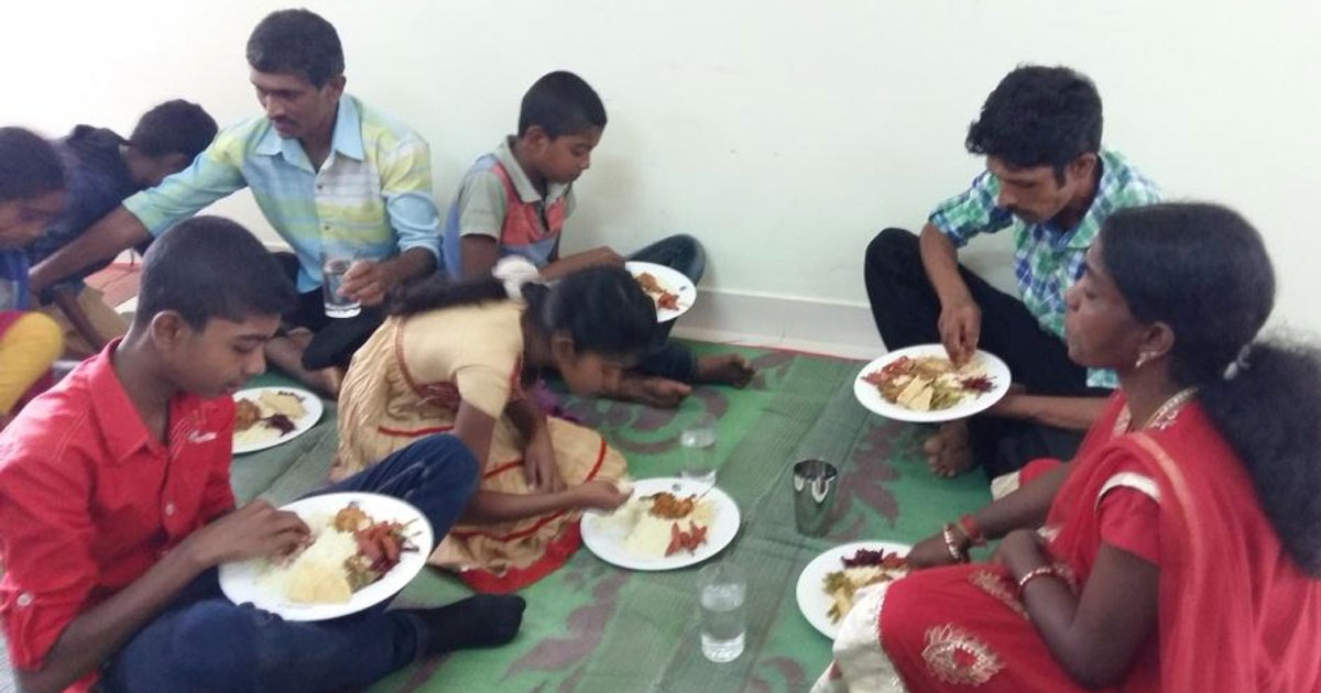 Families from the Lonach tea estate at the MenCare family retreat.