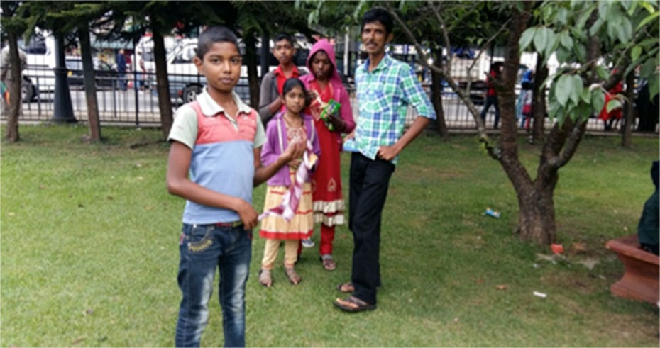 Family from the Lonach tea estate at the MenCare family retreat.